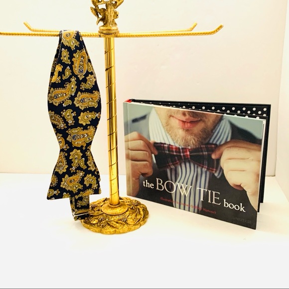 The Bow Tie Book Hardcover by James G Hancock GUC - Picture 1 of 8